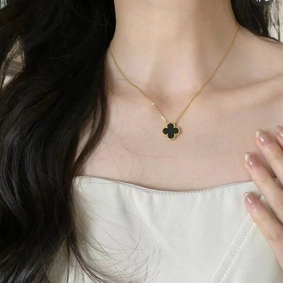 Clover Necklace