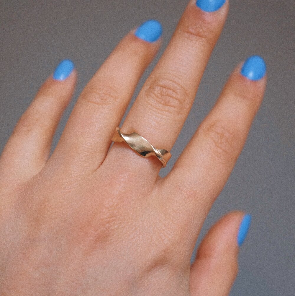 Waved Ring