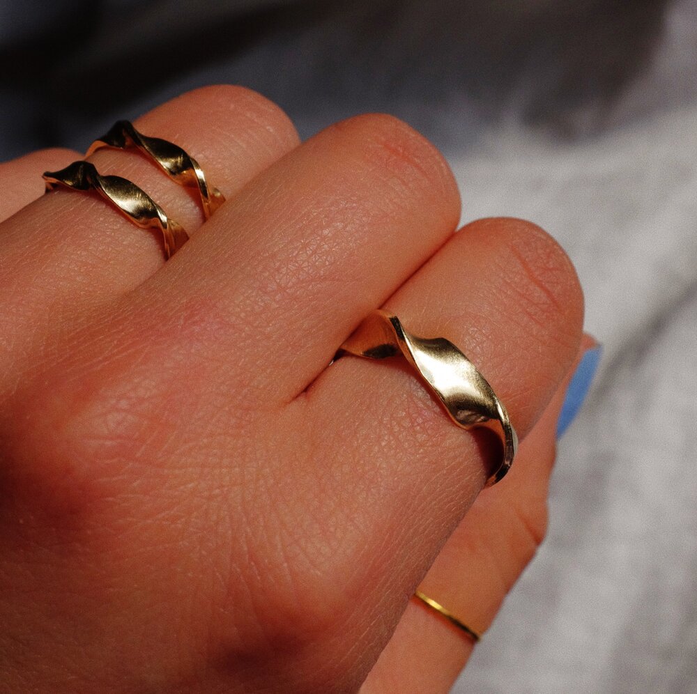 Waved Ring