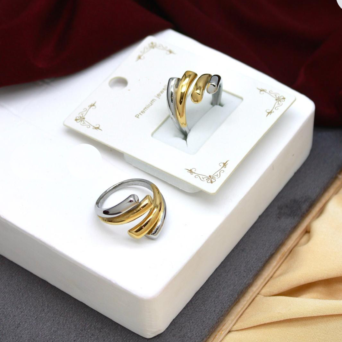 Dual Tone Swirl Ring