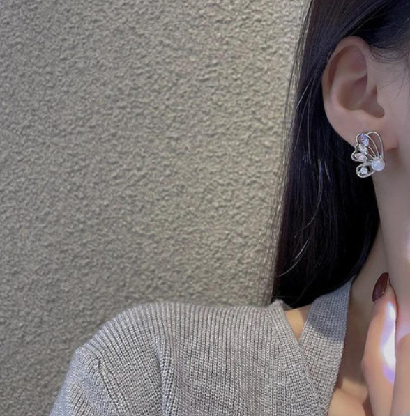 Zircon Butterfly Pearl Earrings