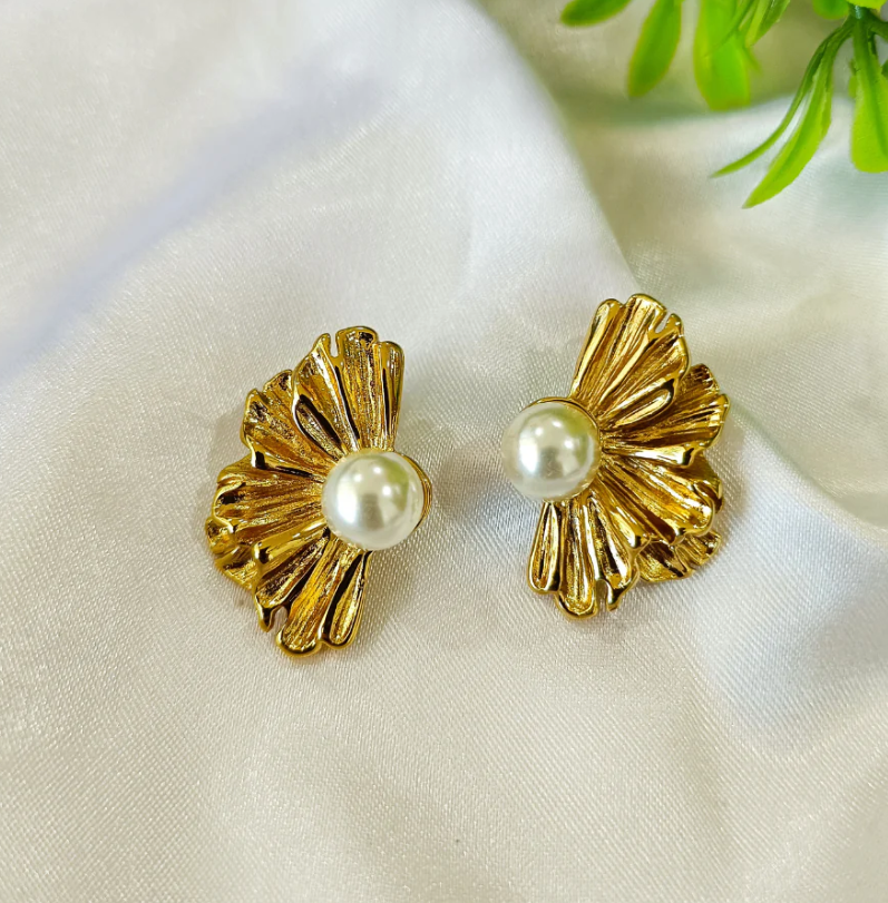 Petal Pearl Gold Plated Stud Earring