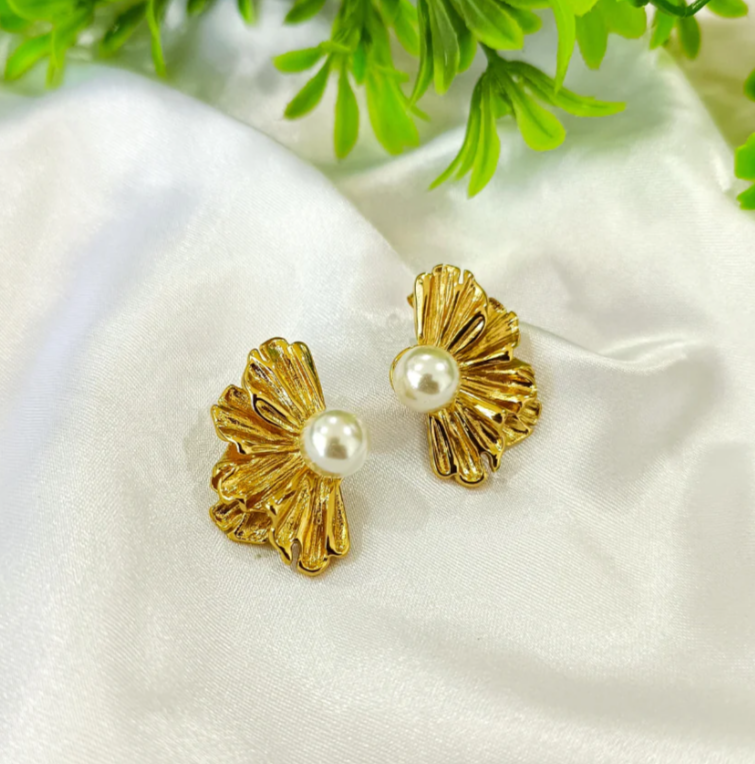 Petal Pearl Gold Plated Stud Earring