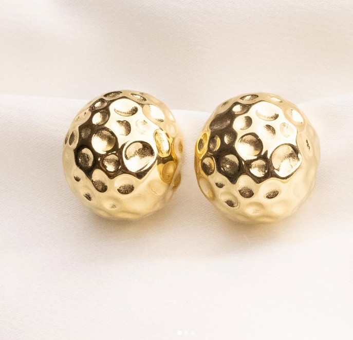 Retro Hollow Ball Stud Earring