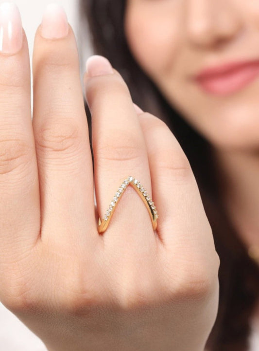 Stone-Studded V-Shaped  Reversible Ring