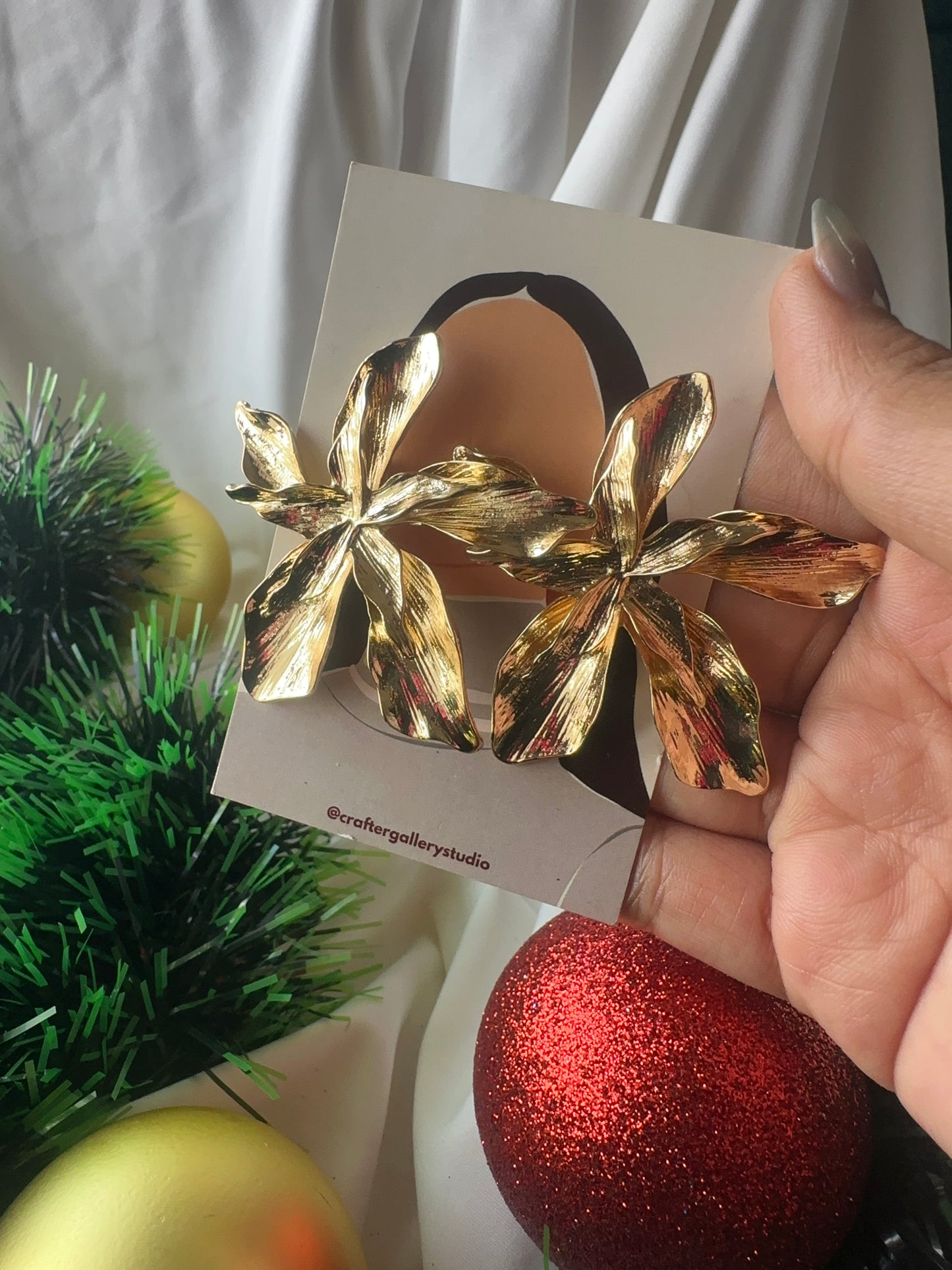 Gilded Bloom Statement