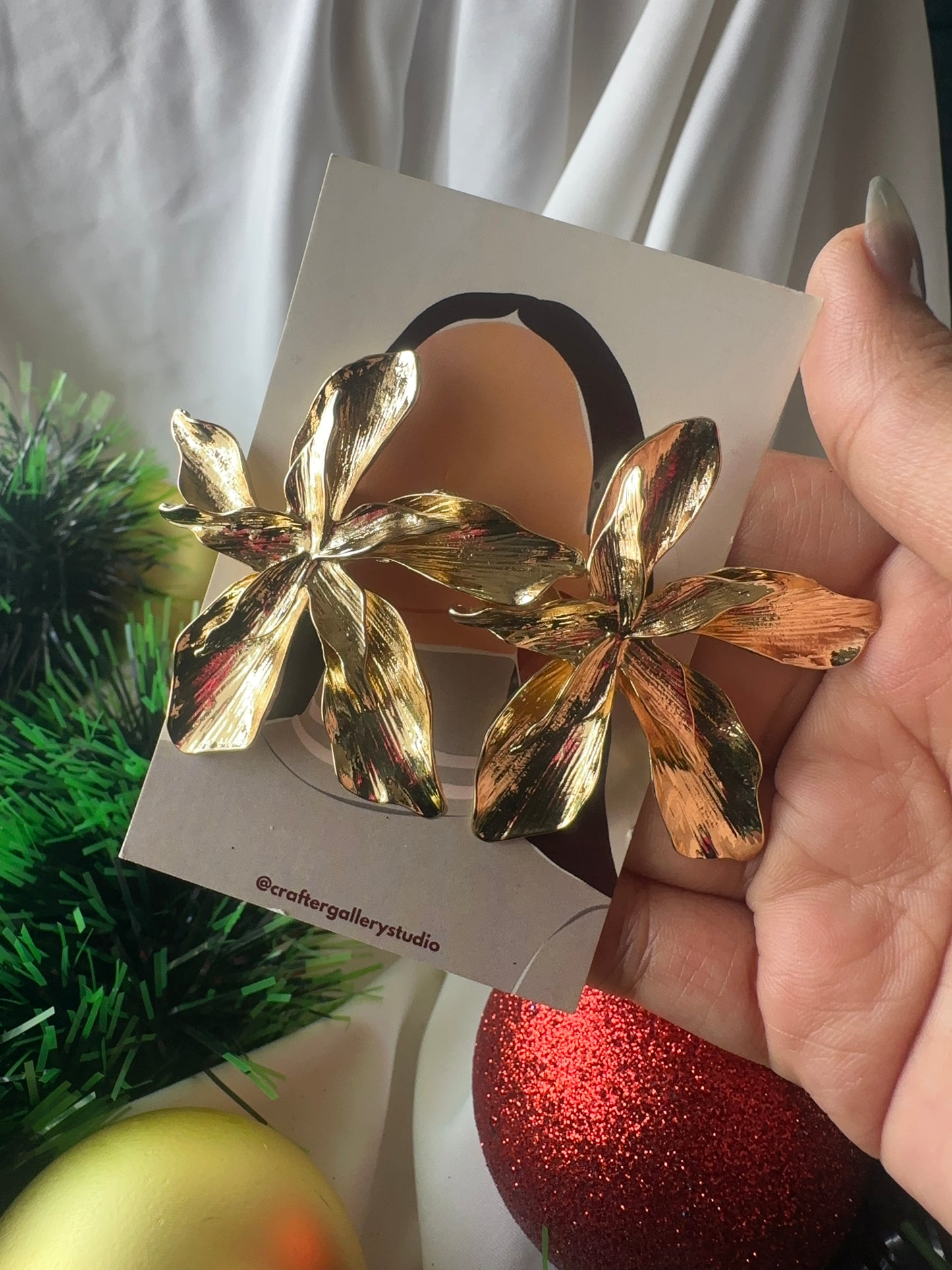 Gilded Bloom Statement