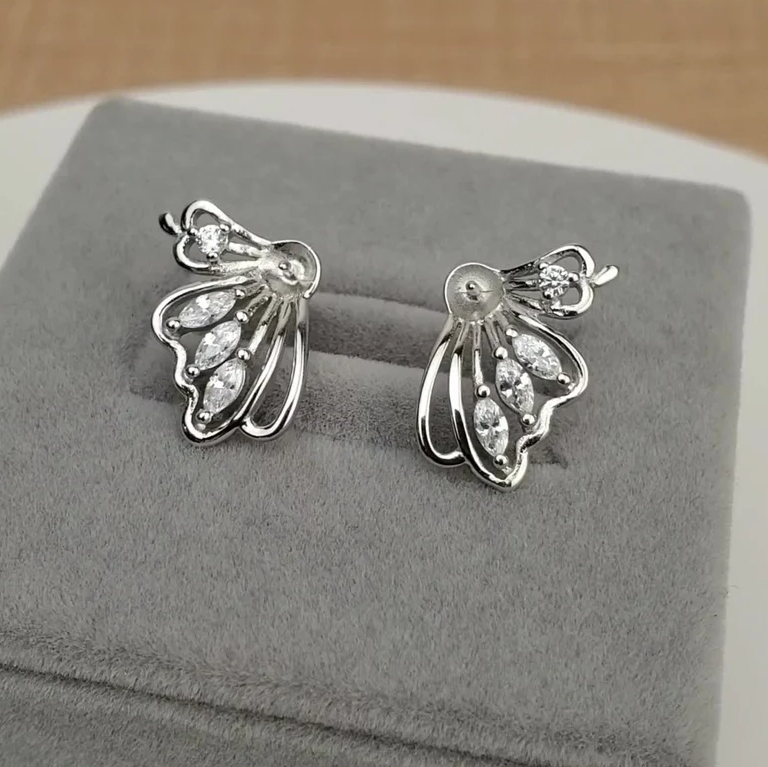Zircon Butterfly Pearl Earrings