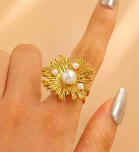 Pearl Bloom Ring