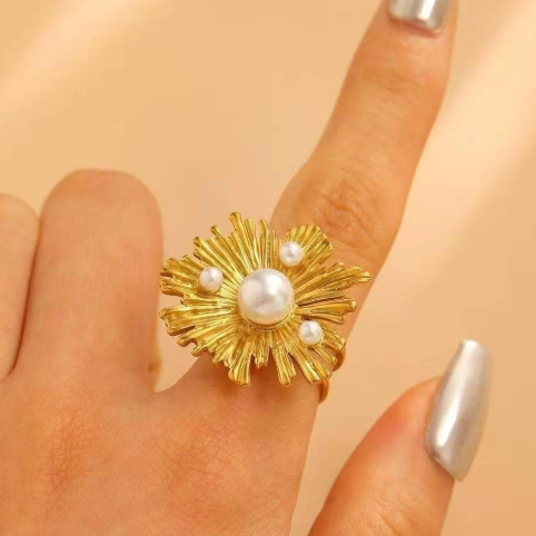 Pearl Bloom Ring