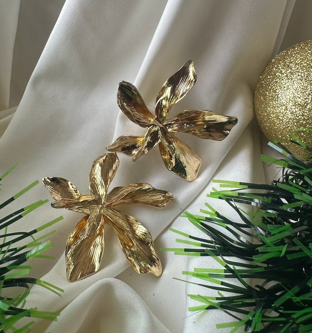 Gilded Bloom Statement