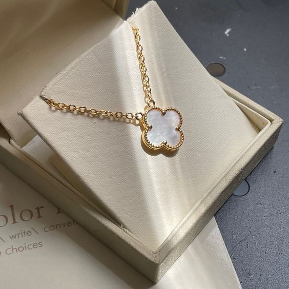 Clover Necklace